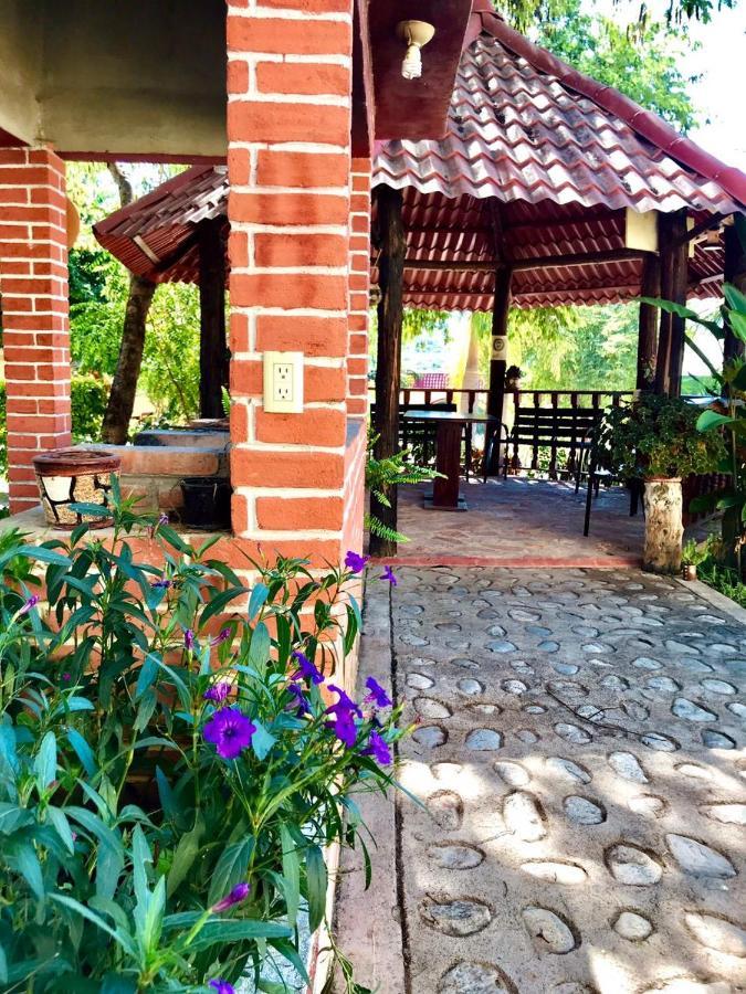 Hotel Y Restaurante Villas Del Sol Jalpan Eksteriør bilde